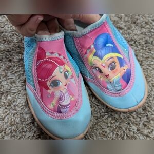 Shimmer and shine 11 water shoes